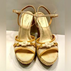 Lilly Pulitzer wedge sandals gold in 7.5